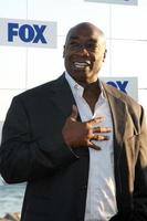 los angeles, 5 de agosto - michael clarke duncan llegando a la fiesta fox tca summer 2011 en gladstones el 5 de agosto de 2011 en santa monica, ca foto