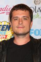 los angeles, 10 de agosto - josh hutcherson en la sala de prensa de los premios teen choice 2014 en el auditorio shrine el 10 de agosto de 2014 en los angeles, ca foto