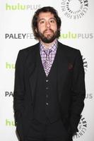 los angeles, 14 de marzo - jonathan kite llega al evento paleyfest de 2 chicas quebradas en el teatro saban el 14 de marzo de 2013 en los angeles, ca foto