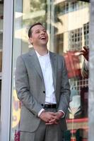 los angeles, sep 19 - jon cryer en la ceremonia de la estrella del paseo de la fama de jon cryer hollywood en el paseo de la fama de hollywood el 19 de septiembre de 2011 en los angeles, ca foto