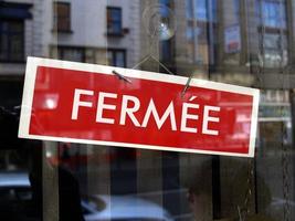 French closed shop sign photo