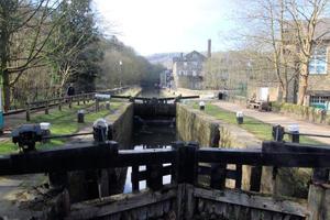 una vista del puente hebden en yorkshire foto