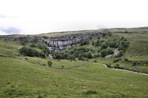 una vista de los páramos de yorkshire cerca de mallam cove foto