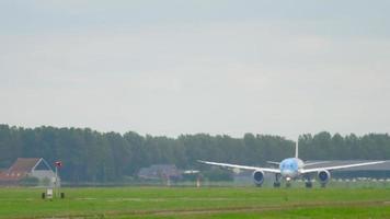 AMSTERDAM, THE NETHERLANDS JULY 25, 2017 - TUI Fly Dreamliner Boeing 787 PH TFM accelerate before take off at Polderbaan 36L, Shiphol Airport, Amsterdam, Holland video