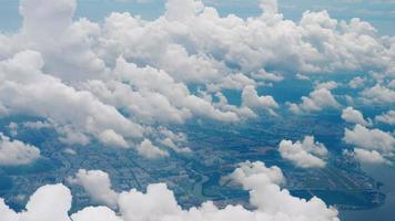 vue aérienne singapour, vue depuis l'avion au départ video