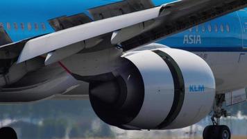 AMSTERDAM, THE NETHERLANDS JULY 26, 2017 - KLM Boeing 777 PH BQN braking after landing at runway 18R Polderbaan. Shiphol Airport, Amsterdam, Holland video