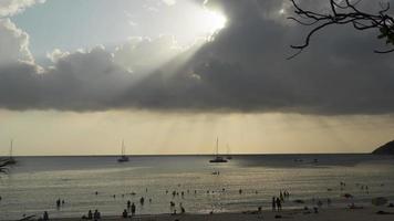 eftermiddag himmel landskap på phuket video