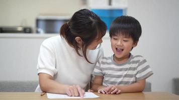 Parent and child drawing a picture video