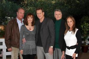 los angeles, 23 de enero - john james, pamela sue martin, al corley, gordon thompson, pamela bellwood en el show de hogar y familia grabando en un lote universal el 23 de enero de 2015 en universal city, ca foto