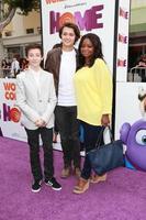 los angeles, 22 de febrero - griffin gluck, nolan sotillo, octavia spencer en la alfombra roja de proyección especial en el hogar en el teatro del pueblo el 22 de marzo de 2015 en westwood, ca foto