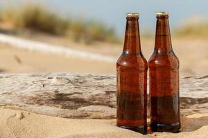 cerveza en la playa foto
