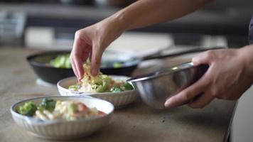 Hands of a woman to cook video