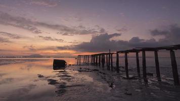 Timelapse low tide at the broken bridge video