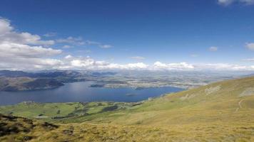 timelapse vue sur la ville de wanaka depuis le pic de roys. video