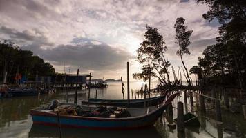 timelapse tramonto villaggio di pescatori video