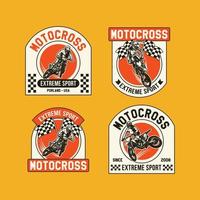 establecer la insignia del logotipo del club de aventura de motorcross dibujado a mano vector