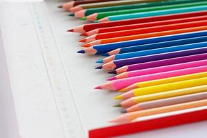 lápices de colores de cerca foto