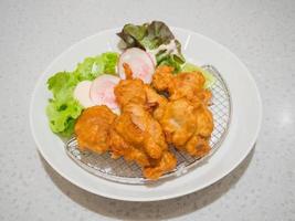 pollo frito al estilo japones foto