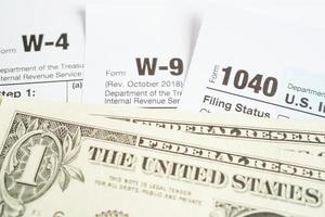 formulario de impuestos, concepto de financiación empresarial. foto