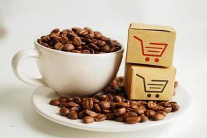 caja de carrito de compras en granos de café, compras en línea para exportación o importación. foto