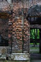 la textura de una pared de ladrillo rojo del palacio de un antiguo rey foto