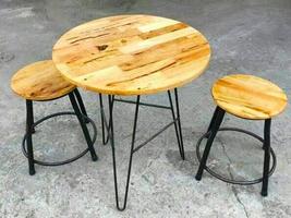 circle table and chairs photo