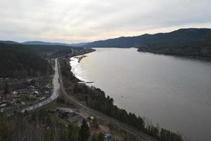 vista superior del río yenisei en siberia foto