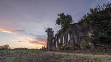 Timelapse sunrise of outer exterior of Church video