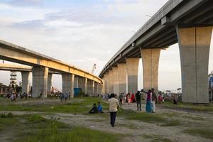 munshiganj, bangladesh. la construcción del puente padma está completa, - el 25 de junio de 2022, se inauguró el puente más grande de bangladesh, el puente está abierto al tráfico. foto