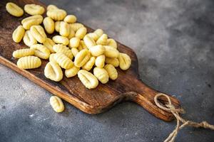 masa de ñoquis, papas comida italiana cocina comida fresca y saludable comida merienda dieta en la mesa espacio de copia comida foto