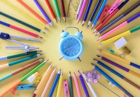lápiz de color para la educación, concepto de regreso a la escuela foto