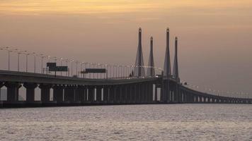 timelapse weergave autoverkeer verplaatsen bij tweede brug video