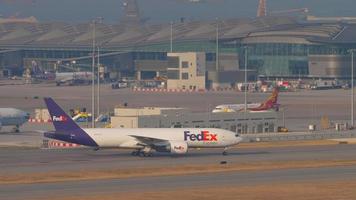 Boeing 777 FedEx taxiing