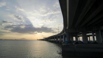 Zeitraffer-Strahl über Penang-Brücke. video