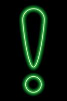 signo de exclamación de neón verde sobre un fondo negro vector