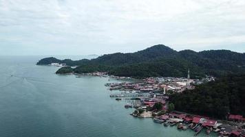 paisaje marino en la isla de pangkor, malasia verdaderamente asia. video
