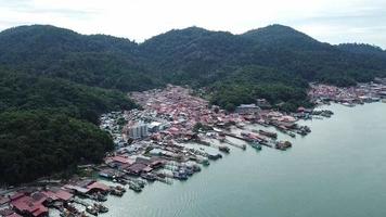 vista al mar isla pangkor. Pulau pangkor obtiene el estado libre de impuestos a partir de 2020. video