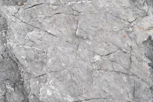piedra gris con fractura y línea rota foto