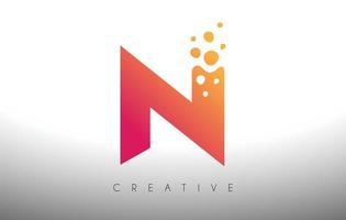 diseño de logotipo de letra n puntos con burbuja artística creativa cortada en vector de colores púrpura