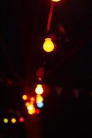 iluminación de fiesta por la noche foto