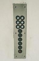Botones de ascensores antiguos foto