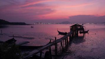 timelapse splendida alba sul molo del pescatore video