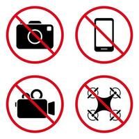 pictograma prohibido de quadcopter de cámara de teléfono inteligente. prohibir la grabación de un icono de silueta negra de vídeo. cámara de fotos prohibida símbolo de círculo de parada roja. no se permite señal de zona de helicópteros. ilustración vectorial aislada. vector