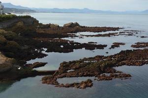 marea baja, biarritz, francia foto