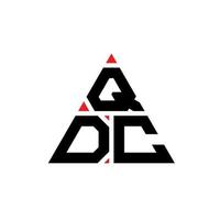 diseño de logotipo de letra triangular qdc con forma de triángulo. monograma de diseño de logotipo de triángulo qdc. plantilla de logotipo de vector de triángulo qdc con color rojo. logotipo triangular qdc logotipo simple, elegante y lujoso.