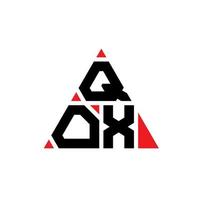 diseño de logotipo de letra triangular qox con forma de triángulo. monograma de diseño del logotipo del triángulo qox. plantilla de logotipo de vector de triángulo qox con color rojo. logotipo triangular qox logotipo simple, elegante y lujoso.
