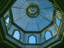 pabellón de jardín en el palacio de linderhof foto