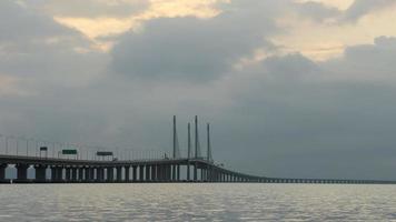 timelapse 4k bewegende straal over architectuurbrug video