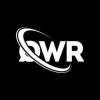 logotipo qwr. carta qwr. diseño del logotipo de la letra qwr. logotipo qwr de iniciales vinculado con círculo y logotipo de monograma en mayúsculas. tipografía qwr para tecnología, negocios y marca inmobiliaria. vector