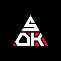 sok diseño de logotipo de letra triangular con forma de triángulo. monograma de diseño de logotipo de triángulo sok. plantilla de logotipo de vector de triángulo sok con color rojo. sok logo triangular logo simple, elegante y lujoso.